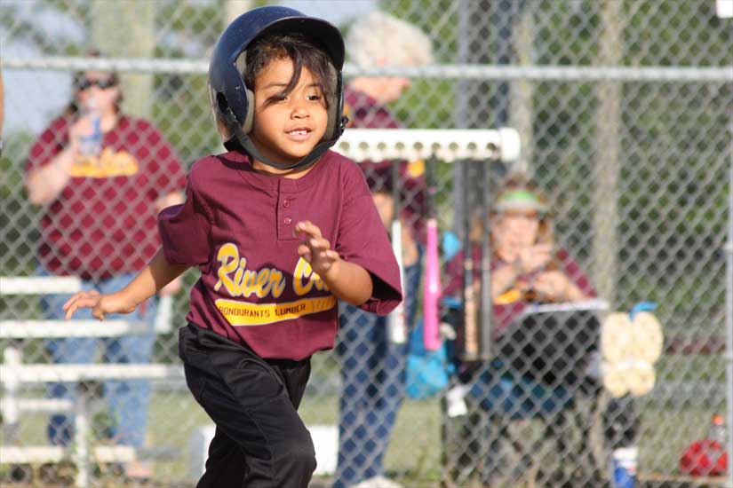 Makenzie Moorer makes a run for 1st