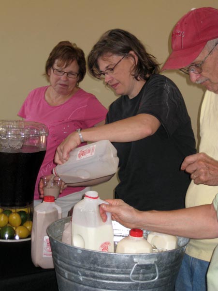 Yoder Family Dairy_2012 Farm Tour 020.jpg