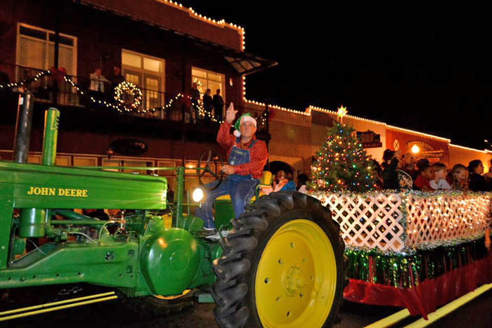 Atmore-Parade-209.jpg