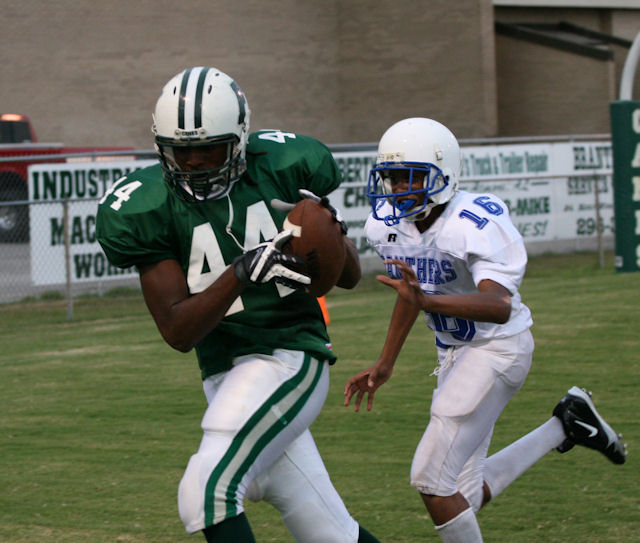 Tata Ellis making a catch for another 6 points