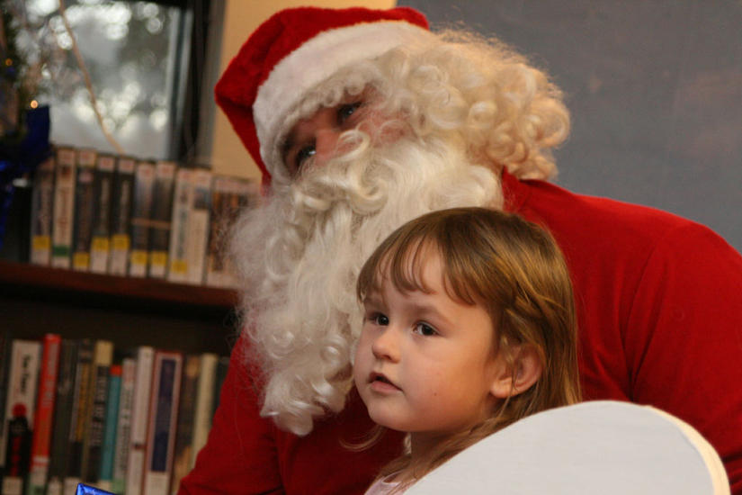 librarychristmas245.jpg