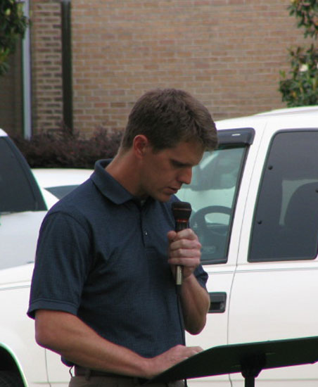 Brandon Smith praying for Government