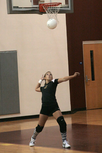 NHS-Volleyball-Catholic-27.jpg