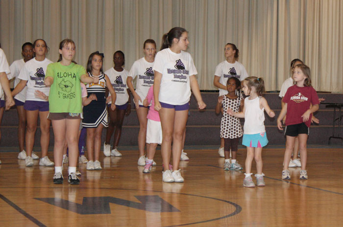 EWMS-Mini-Cheerleaders-40.jpg