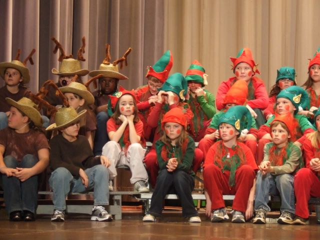 byrneville3rdthrough5thchristmasplay_161.jpg