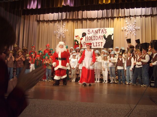 byrneville3rdthrough5thchristmasplay_176.jpg