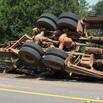 Logs-Truck-Wreck-046.jpg