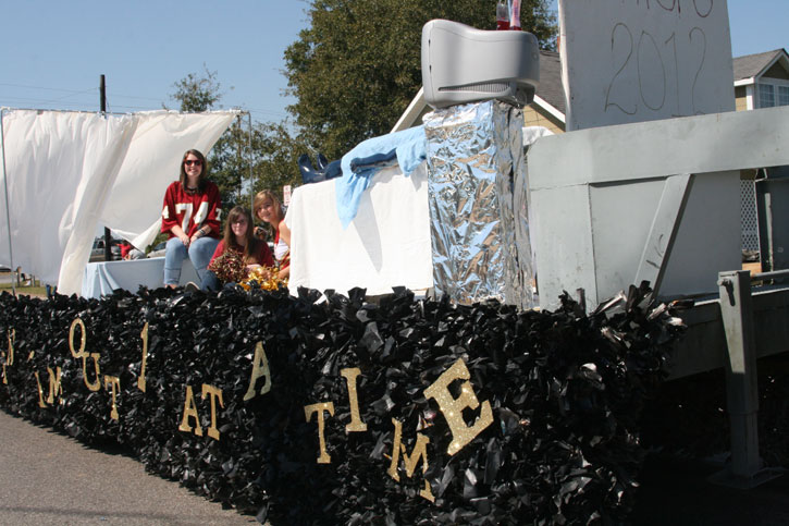 NHS-Homecoming-Parade-202.jpg