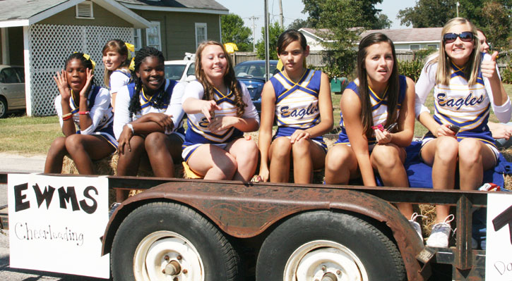 NHS-Homecoming-Parade-210.jpg