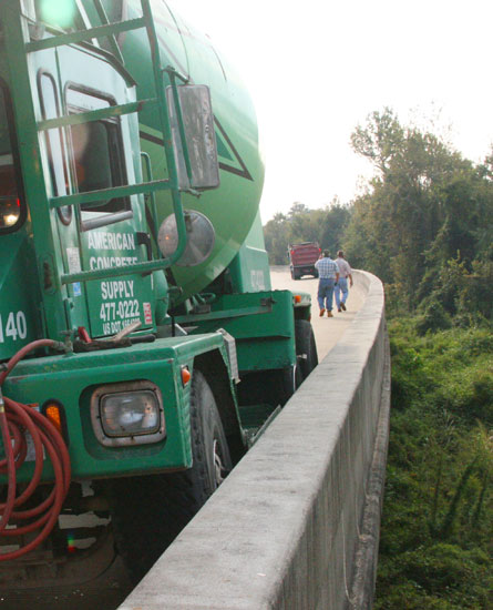 concrete-truck-bridge-030.jpg