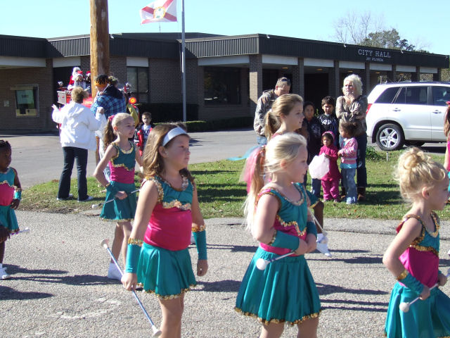 sm.2010 Jay Christmas parade and fest 038.JPG