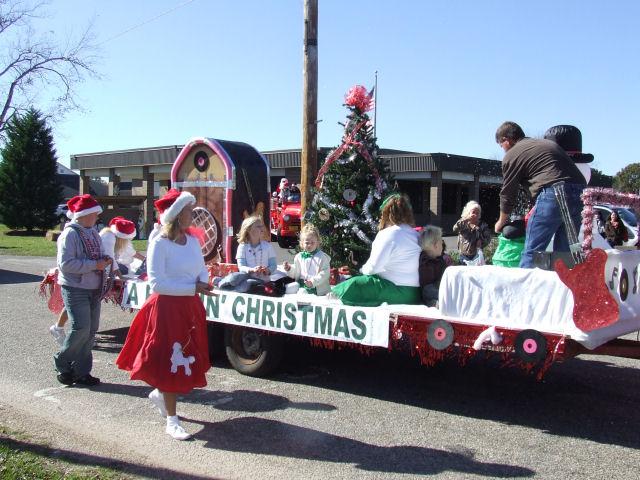 sm.2010 Jay Christmas parade and fest 046.JPG
