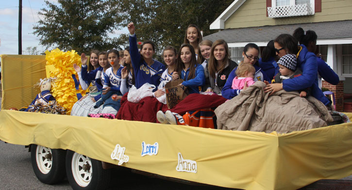 NHS-Homecoming-Parade-0285.jpg