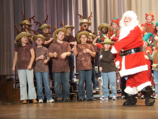 byrneville3rdthrough5thchristmasplay_173.jpg