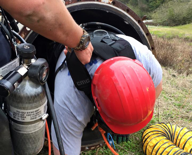 Getting Out Of A Tight Space Confined Space Rescue Training