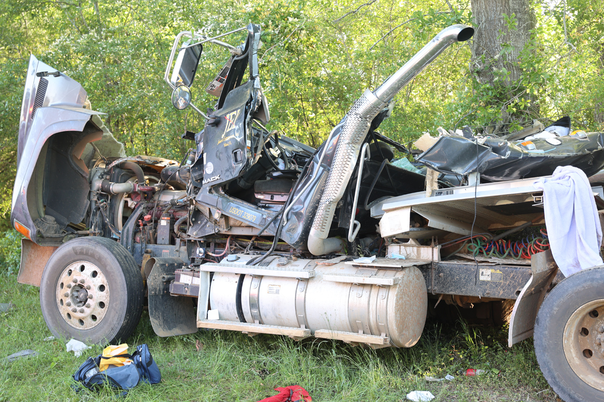 Alabama Semi Truck Driver Killed In Highway 97 Crash In Davisville :  NorthEscambia.com