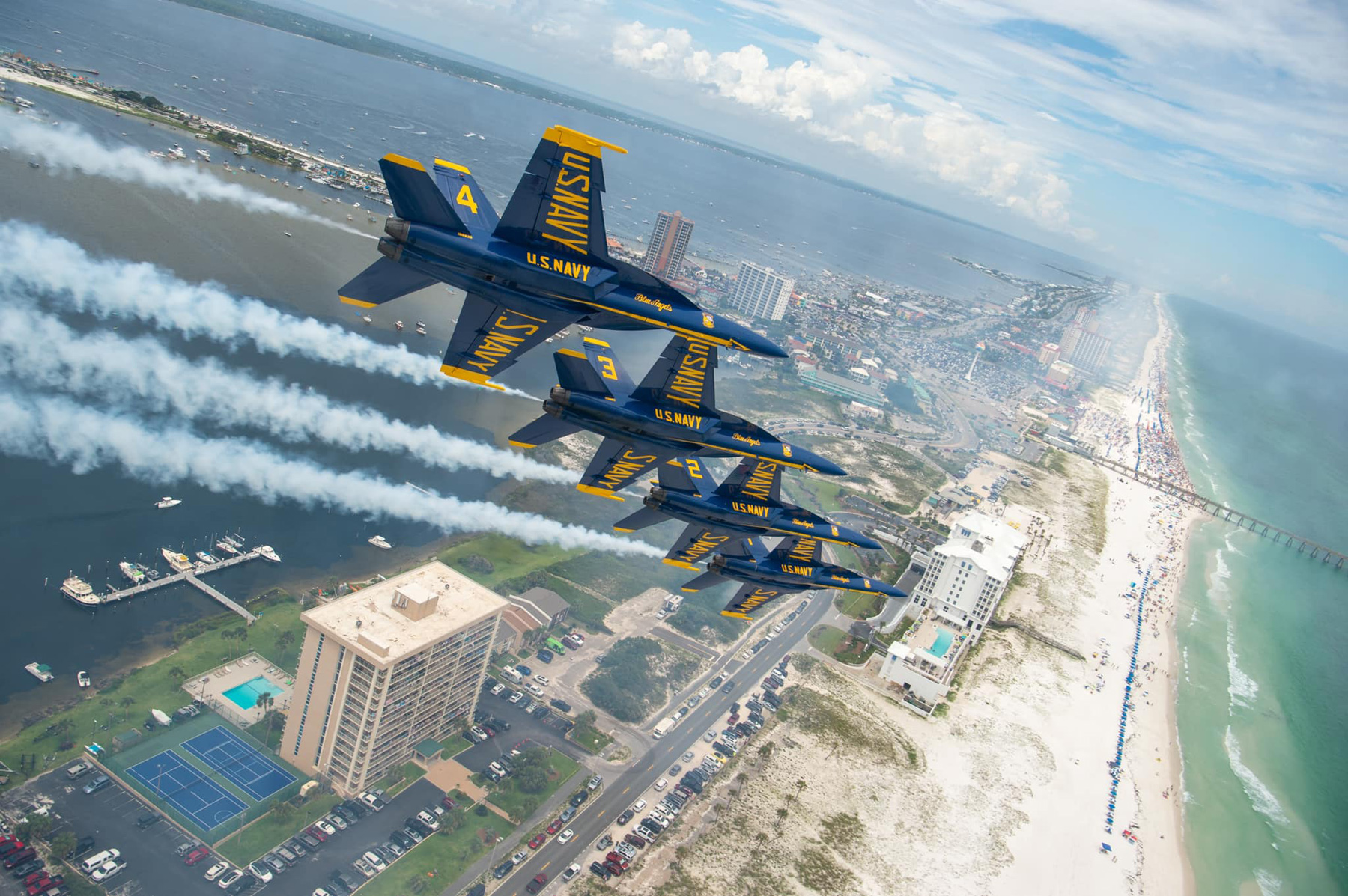 Must See Amazing Photos Fly With The Blue Angels Over Pensacola Beach