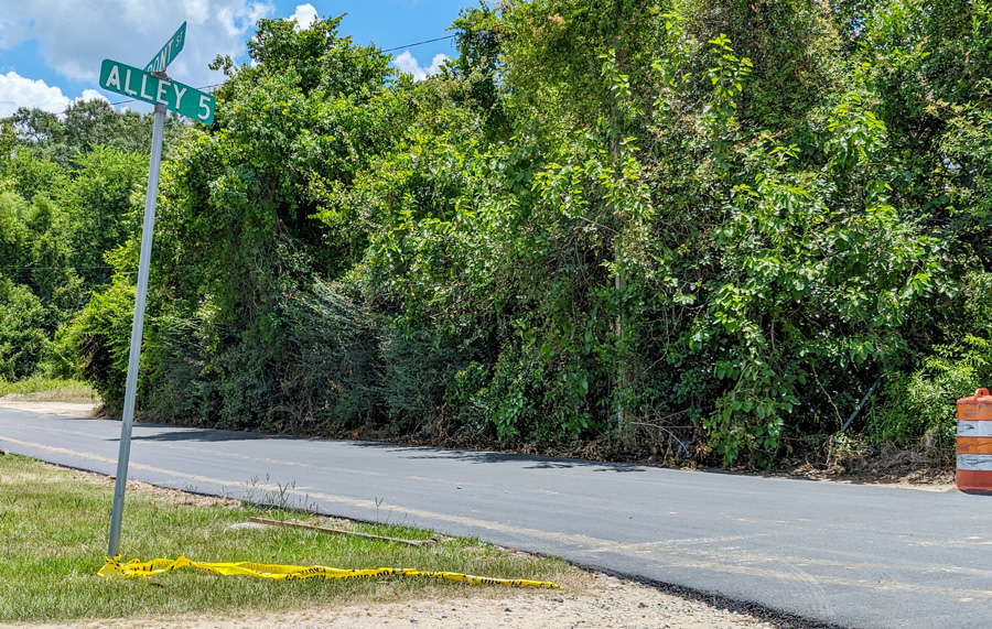 Century, Flomaton Split Cost For Paving ‘Alley 5′ On The State Line