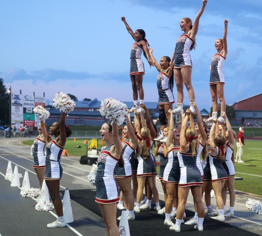 NHS-at-THS-cheer-band-3008