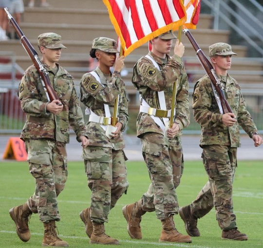 NHS-at-THS-cheer-band-3021