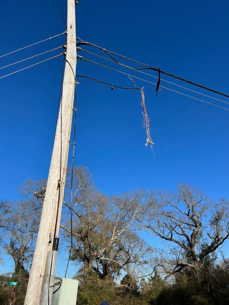 Police Overhead Copper Phone Lines Stolen Near State Line