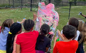Kingfield Elementary 4th Graders Silly String Teachers