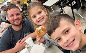 Pine Meadow Elementary Hosts ‘Donuts With Dad’