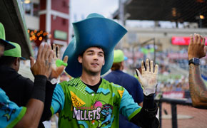 Wahoos Drop Back And Forth Contest 4-3
