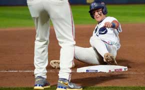 Blue Wahoos Bounce Back, Keep Playoff Hopes Alive With 9-2 Win