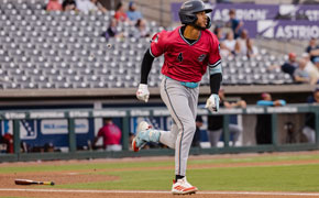 Hernández’s Homer Not Enough In 7-1 Wahoos Loss