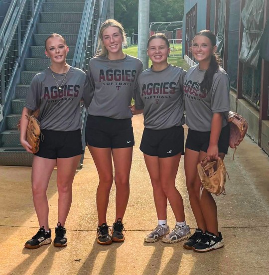 Tate-softball-camp-1901