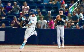 Wahoos Whack 3 Homers, Arquette Extends Hitting Streak in 8-4 Win