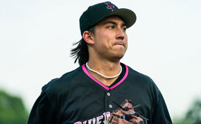 Wahoos Drop One-Run Duel to Zebrowski, Clingstones